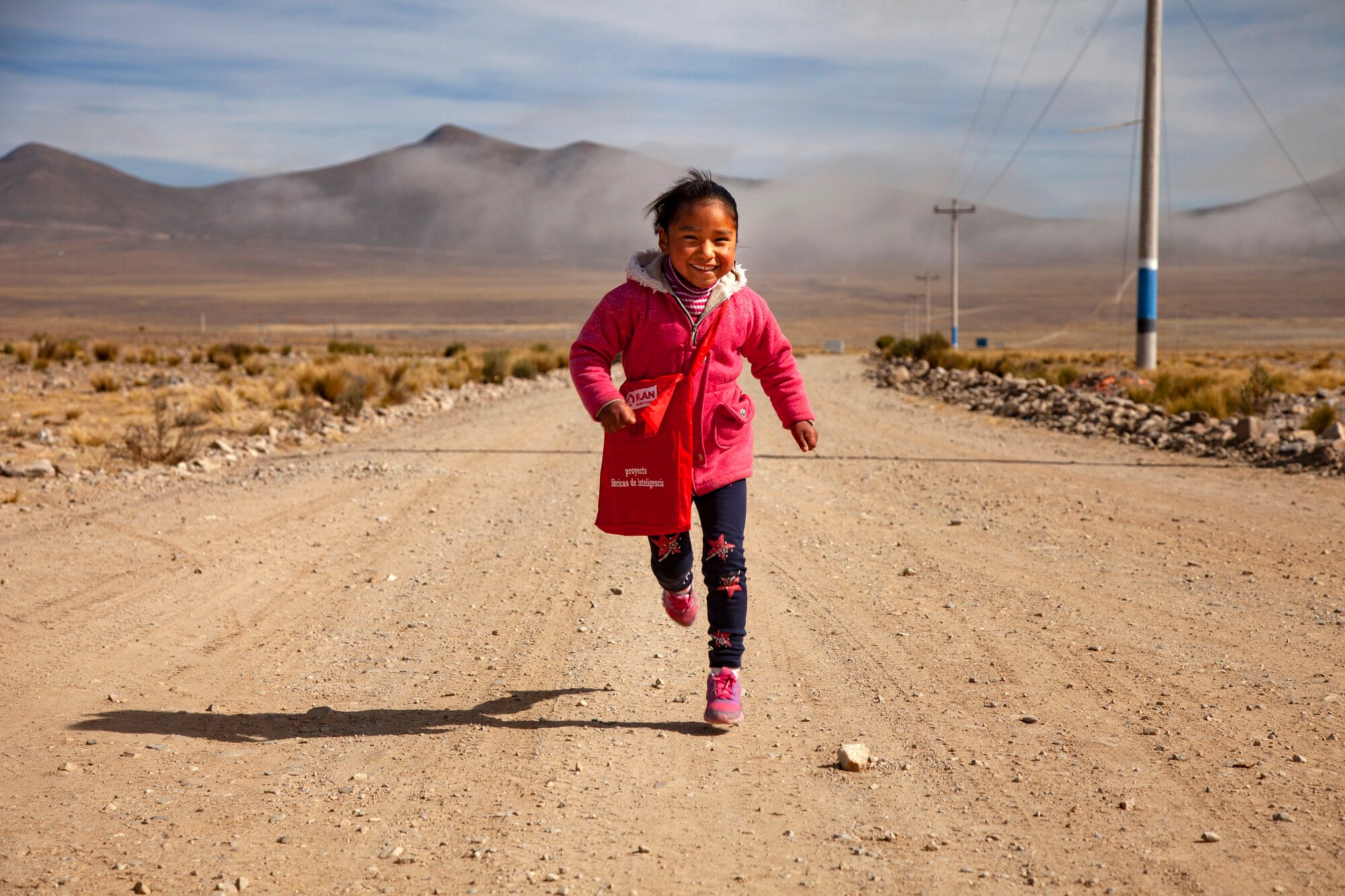 girl-running-bolivia