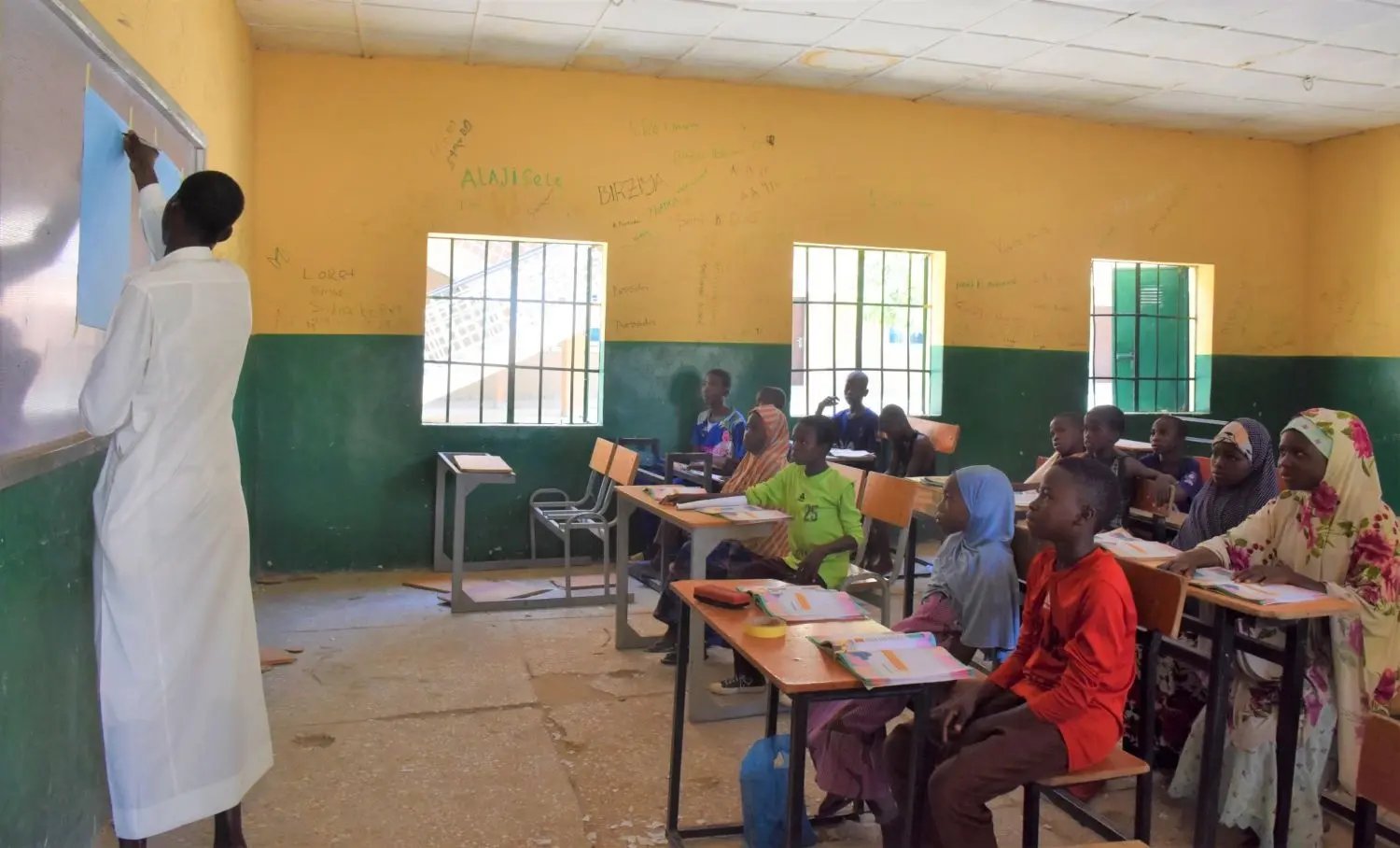 Schoolkinderen in een klas in de deelstaat Borno, in Nigeria (2022). 
