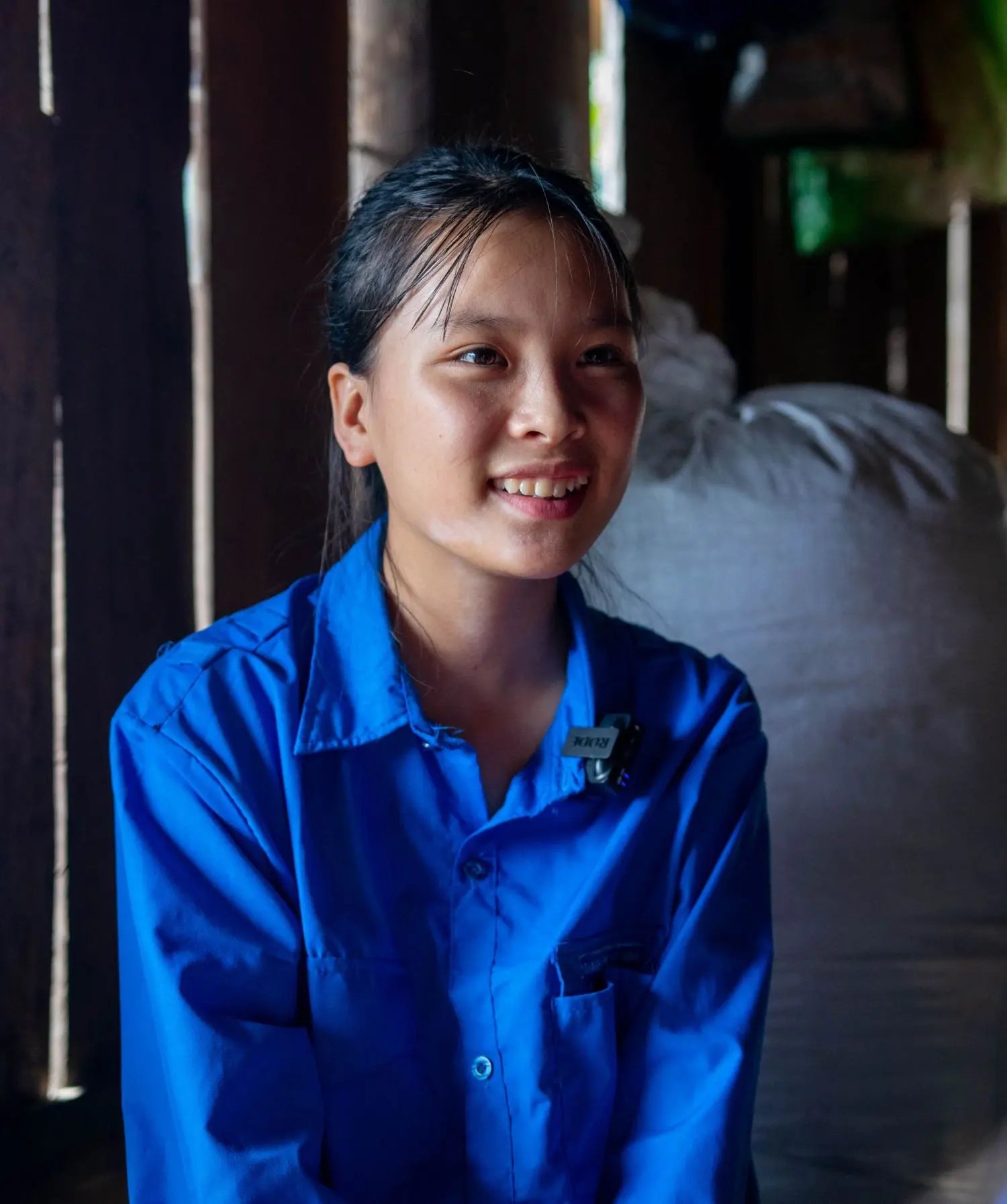 Ngân est heureuse. Elle a échappé à un mariage précoce et peut continuer sa scolarité. 