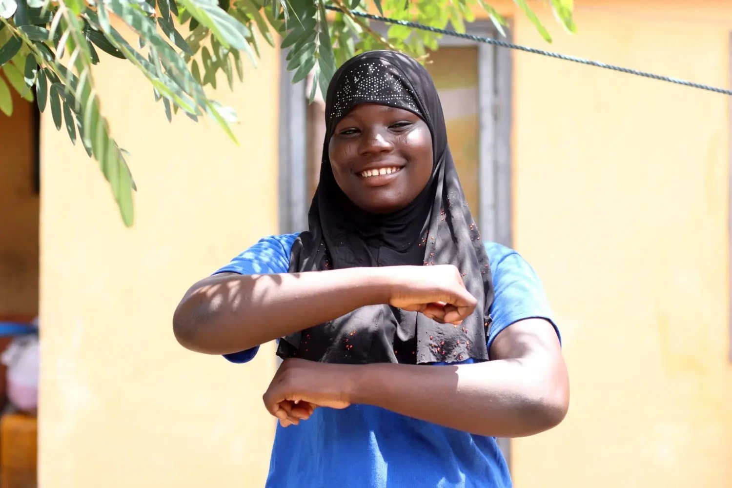 Dankzij Girls Takeover, een initiatief van Plan International, kon de 15-jarige vluchteling Awa haar leven in eigen handen nemen. 