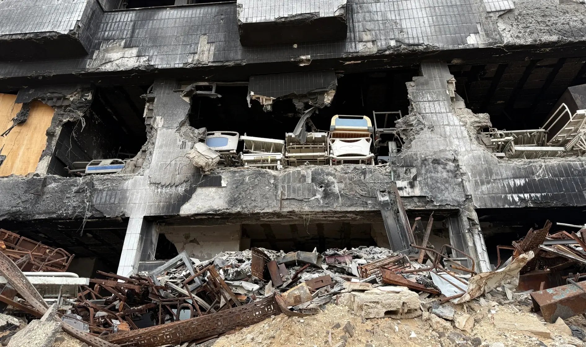 Hôpital gravement endommagé par le conflit à Gaza