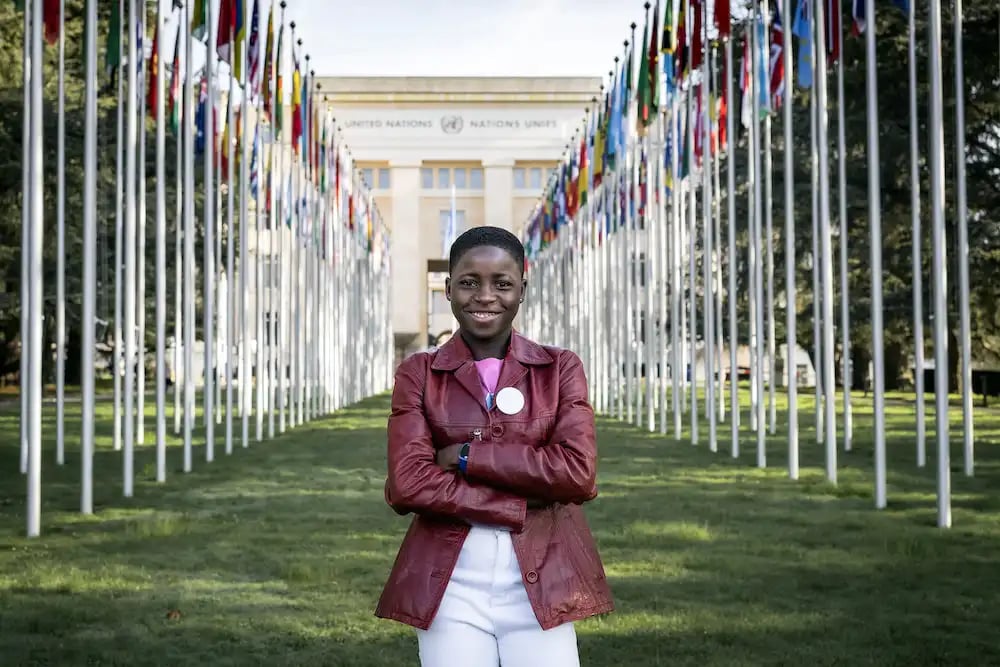 In maart 2024 verdedigde Marie-Reine uit Togo, 14 jaar, het recht op onderwijs voor de kinderen van haar land tijdens de Mensenrechtenraad van de Verenigde Naties