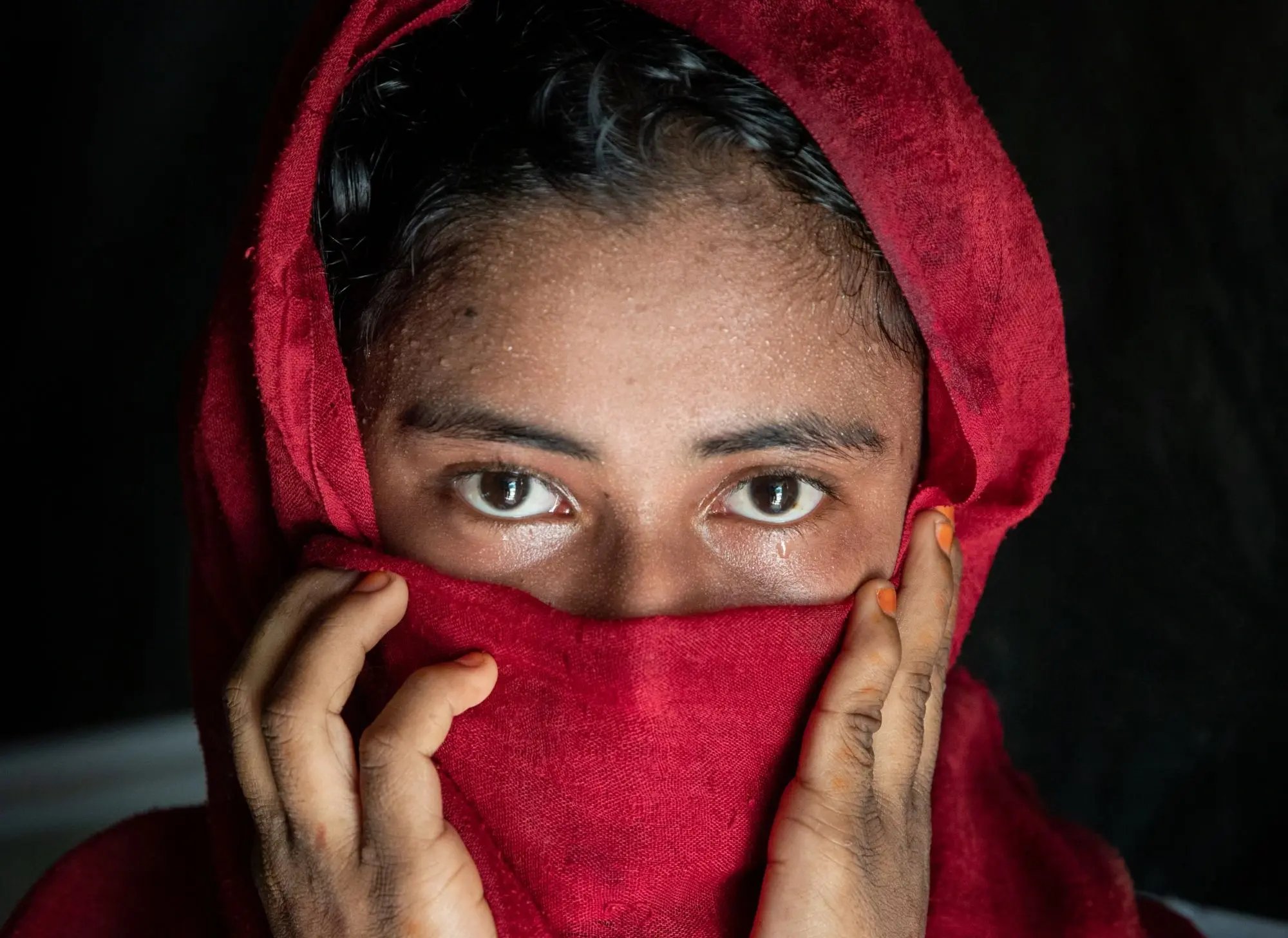 Parmin*, een Rohingya-meisje van 13 in Bangladesh, werd gedwongen om met een buurman te trouwen. Ze wist aan het huwelijk te ontsnappen door te blijven studeren.