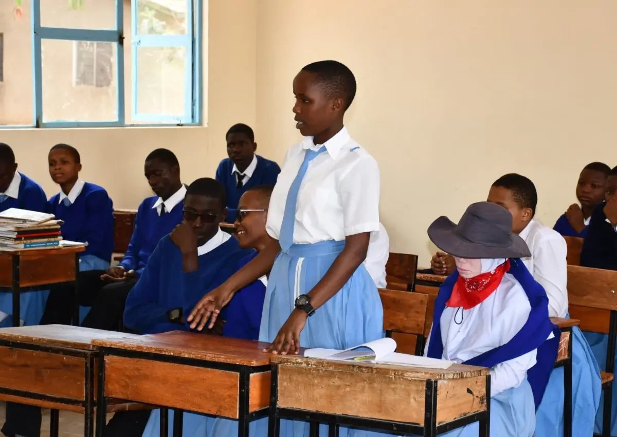 Meisjes en jonge vrouwen volgen opleidingen om hun economische emancipatie te verhogen in Mwanza, Tanzania.